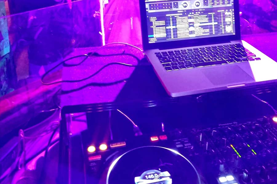 Foto DJ Party im Volldampf